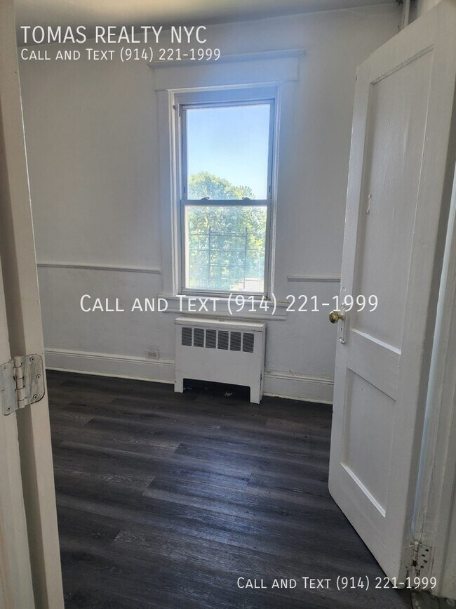 Building Photo - 152 Ridge Ave