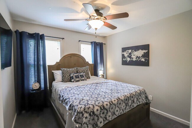 Building Photo - 5804 Lanatte Ln