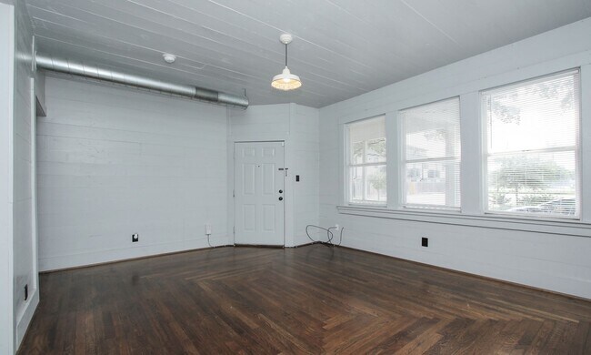 Building Photo - 316 Eastwood St