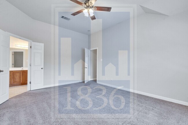 Building Photo - 10013 Mount Rainier Dr