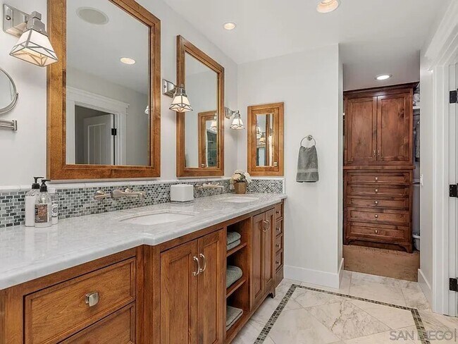 Building Photo - Ideal Location w/ Ocean Views - Perfect Spot for Del Mar Racing Season