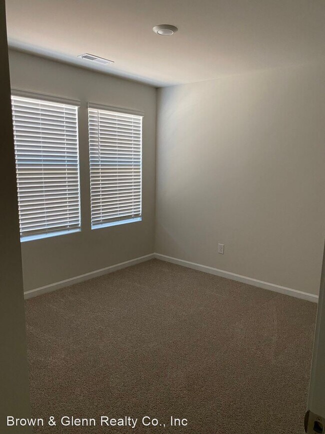 Building Photo - 4 br, 2.5 bath House - 139 Canteberry Drive