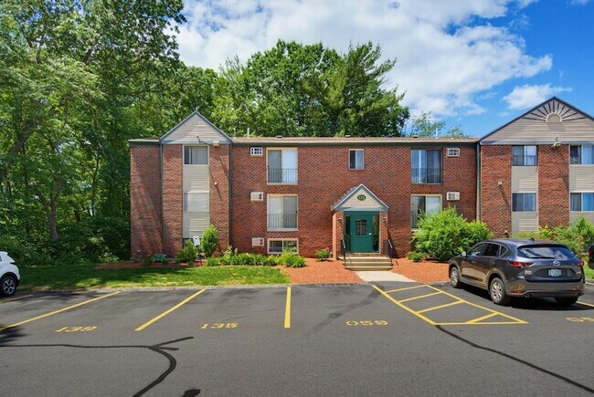 Building Photo - 123 English Village Rd