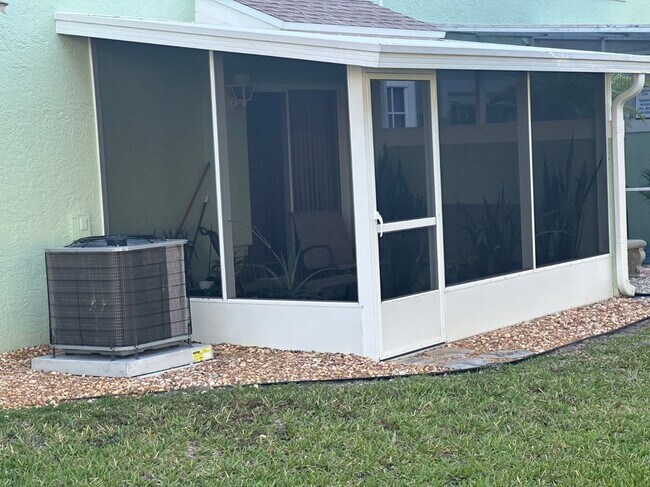 Building Photo - 2058 SE Wild Meadow Cir