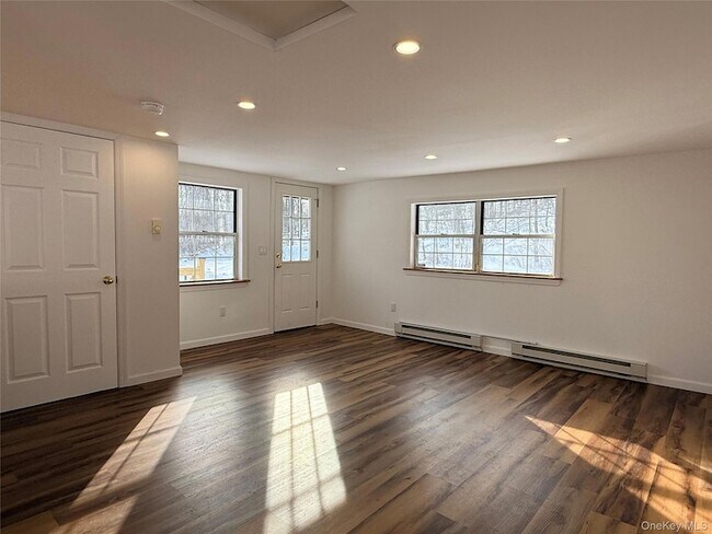 Building Photo - 19 Quartz Ln
