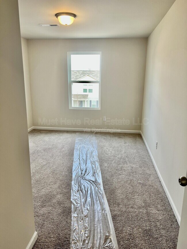 Building Photo - 1459 Cannan Mountain Dr