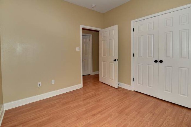 Building Photo - 719 42nd Ave