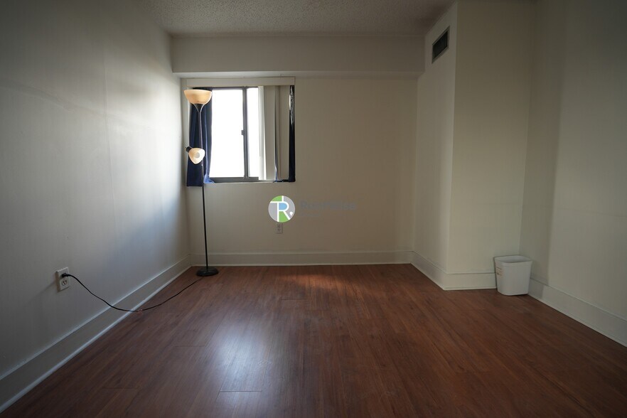 Building Photo - 15 N Beacon St