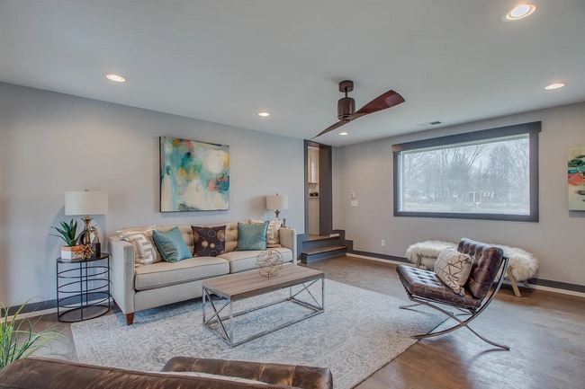 Building Photo - 233 Ridgeway Dr