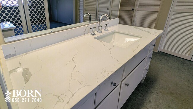 Building Photo - 1320 Lasuen Dr