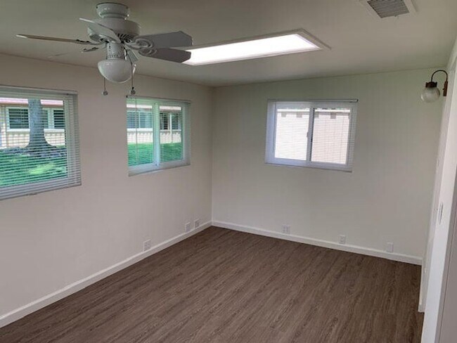 Building Photo - A beautiful Del Mar model for lease in Leisure Village