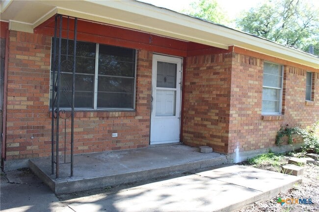 Primary Photo - 1710 Avalon Rd