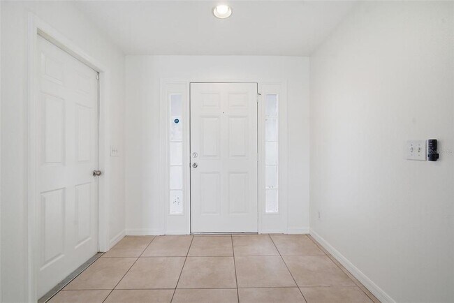 Building Photo - 10604 Lakeside Vista Dr