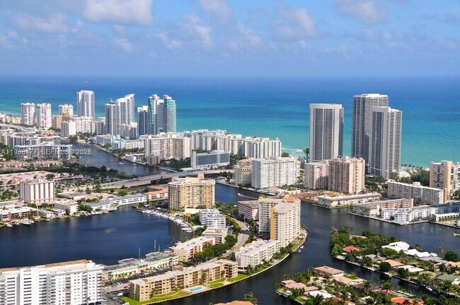 Building Photo - 1830 S Ocean Dr