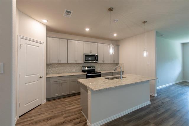 Building Photo - 1604 Mineral Pt Pl