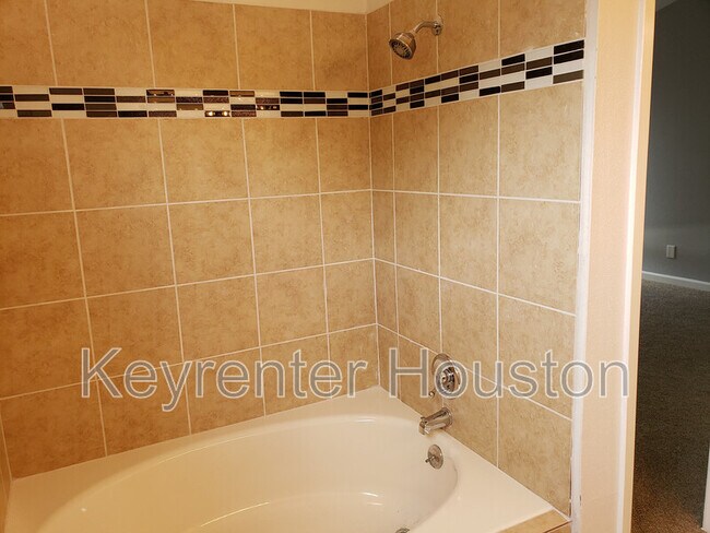 Building Photo - 6750 Sands Point Dr