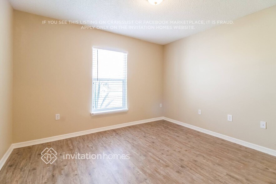 Building Photo - 3913 Upmann Dr