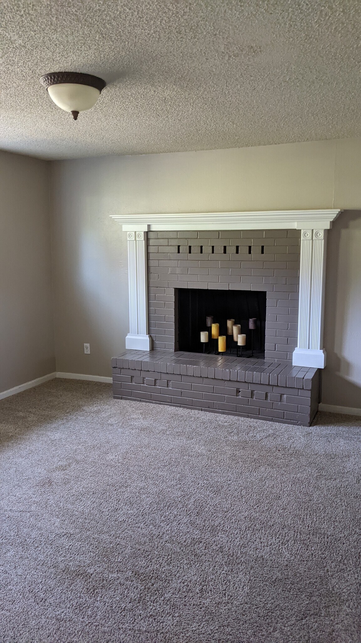 Building Photo - 1812 Tiffany St