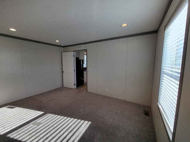 Building Photo - 9080 Windward Dr