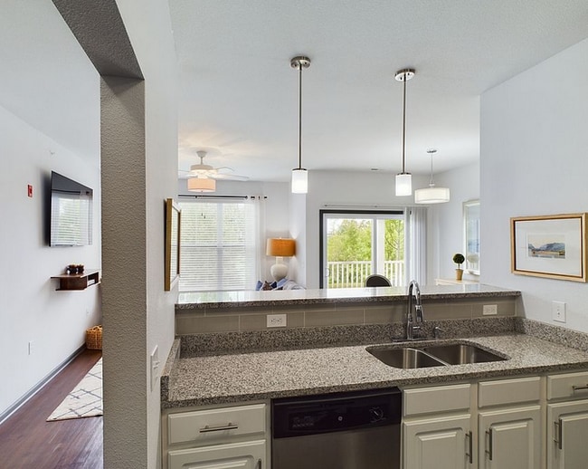 Building Photo - 402 Grand Pkwy