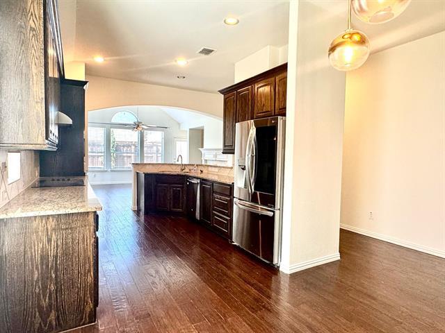 Building Photo - 914 Cougar Dr