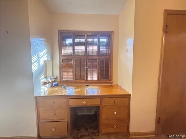 Building Photo - 6 Danvers Ln