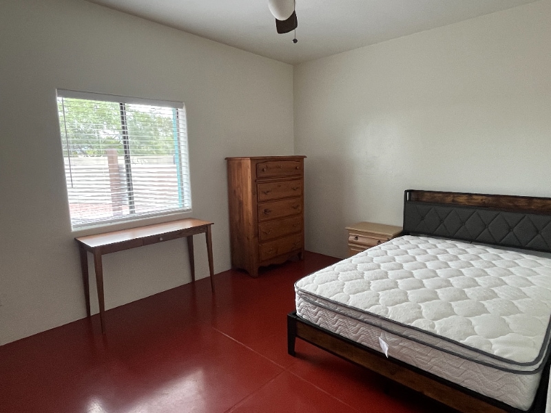 Building Photo - 1519 S Tucson Blvd