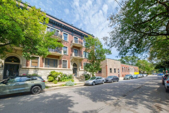 Building Photo - 1364 E 48th St