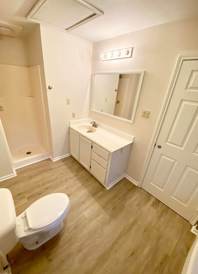 Building Photo - 208 Darbonne Rd