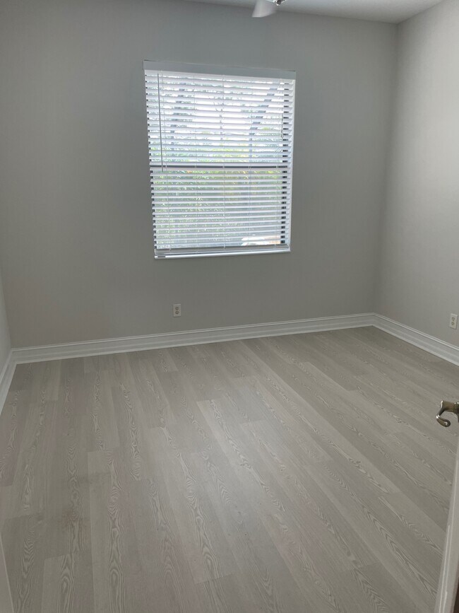 Building Photo - 12214 Country Day Cir