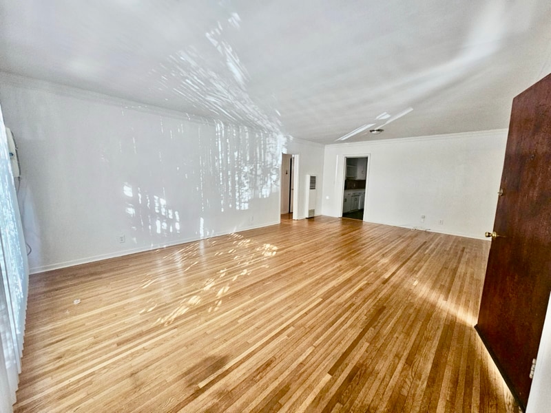 Building Photo - 1850 N La Brea Ave