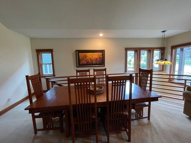 Building Photo - Luxury Mountain Residence — Premier 6-Month Winter Lease Near Canyon Lodge