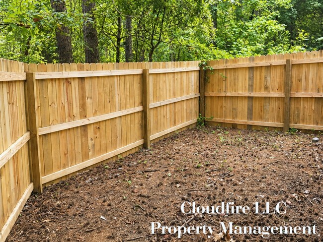 Building Photo - 232 James Cir