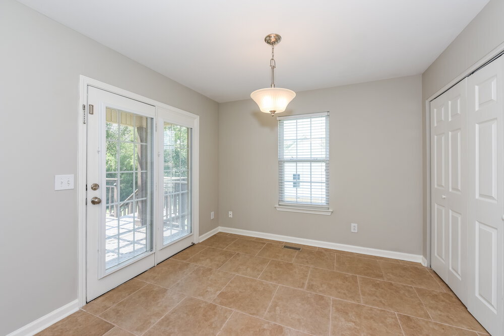 Building Photo - 1594 Laurel Ledge Dr