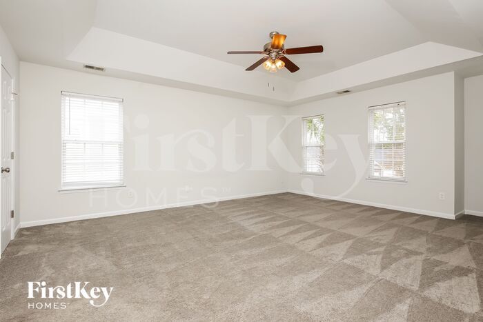 Building Photo - 3357 Middlesboro Ave