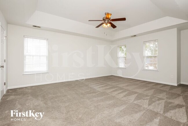 Building Photo - 3357 Middlesboro Ave