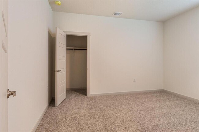 Building Photo - 13700 Lubeck Dr