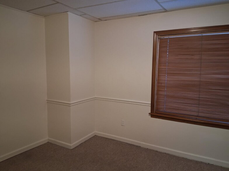 Building Photo - 2529 Broad Ave