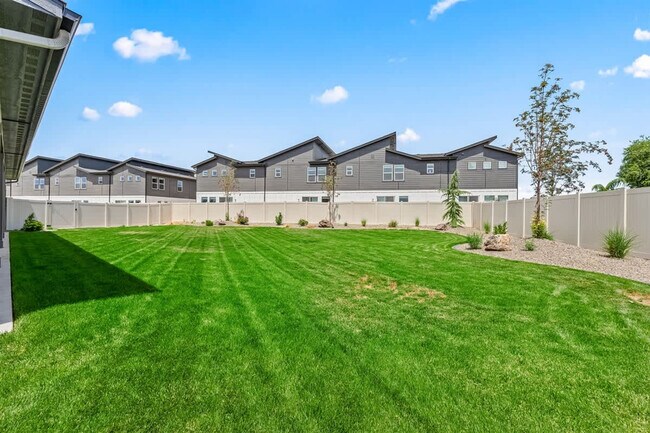 Building Photo - 303 CM Rdg Ln