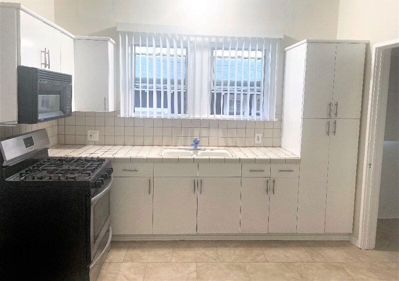 Building Photo - 141 N Bonnie Ave