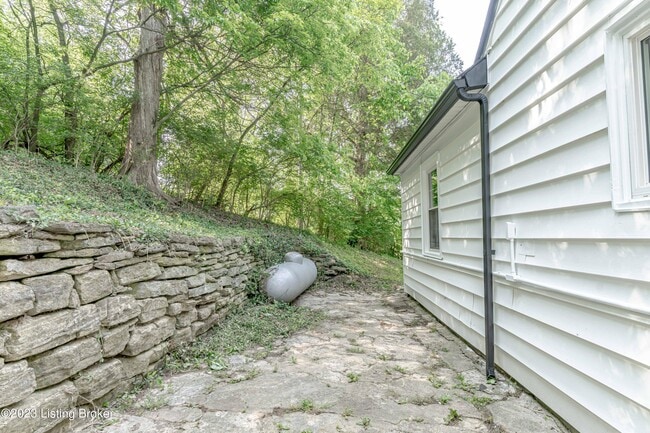 Building Photo - 1886 S Bardstown Rd