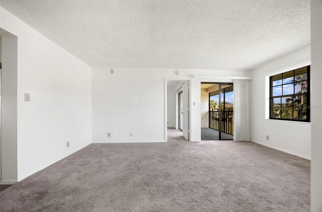 Building Photo - 19505 Quesada Ave