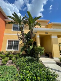 Building Photo - 4 bed 3 bath FULLY FURNISHED in Beautiful ...