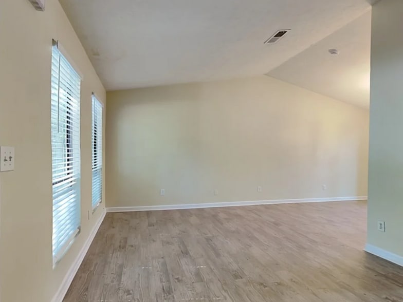 Building Photo - 937 Bermuda Ct