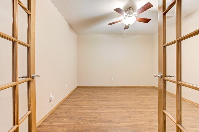 Building Photo - Beautiful 3-Bedroom / 2-Bathroom home in Yukon!