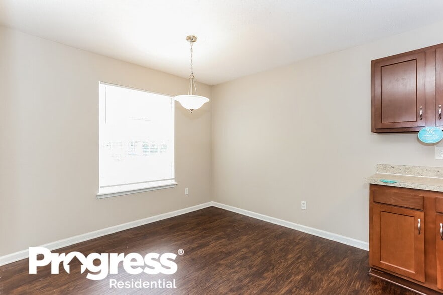 Building Photo - 3747 Peachtree St