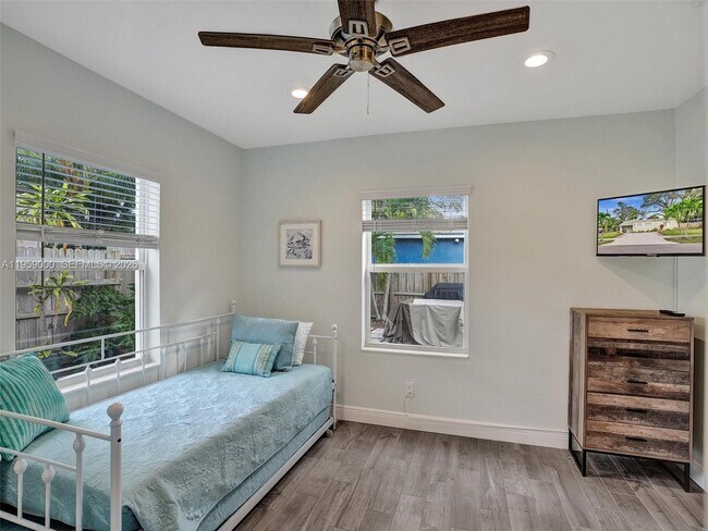 Building Photo - 937 SW 17th St