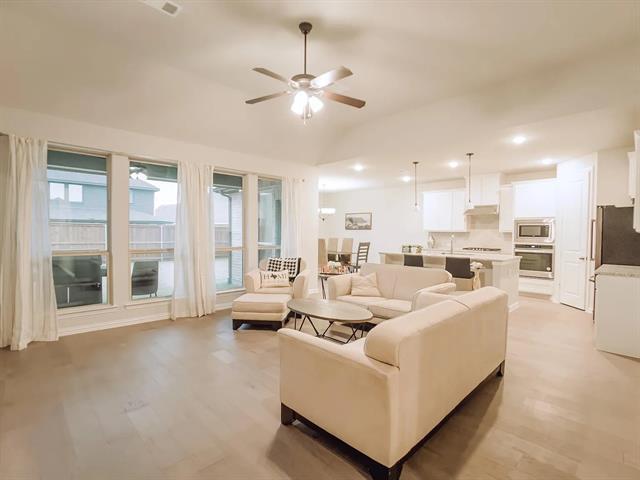 Building Photo - 504 Antler Dr