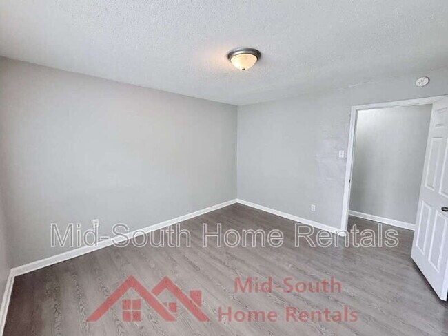 Building Photo - 83 Eastview Dr