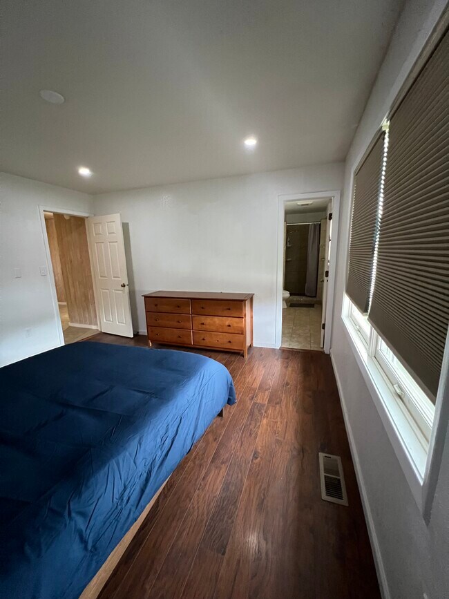 Building Photo - 151 Toftum Ln